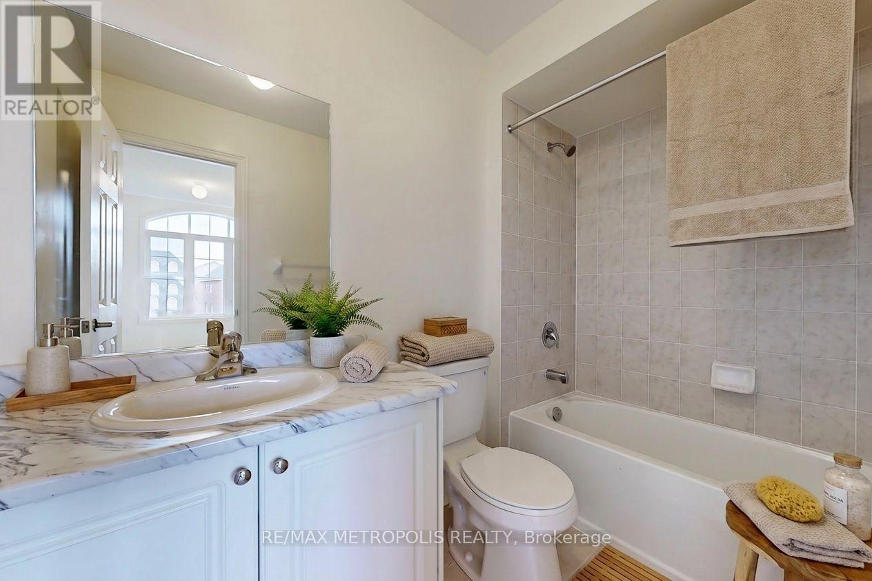 647 FLEETWOOD DRIVE - 30