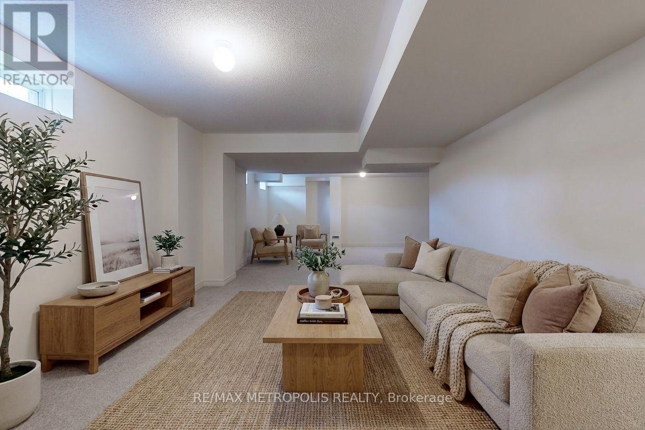 647 FLEETWOOD DRIVE - 45