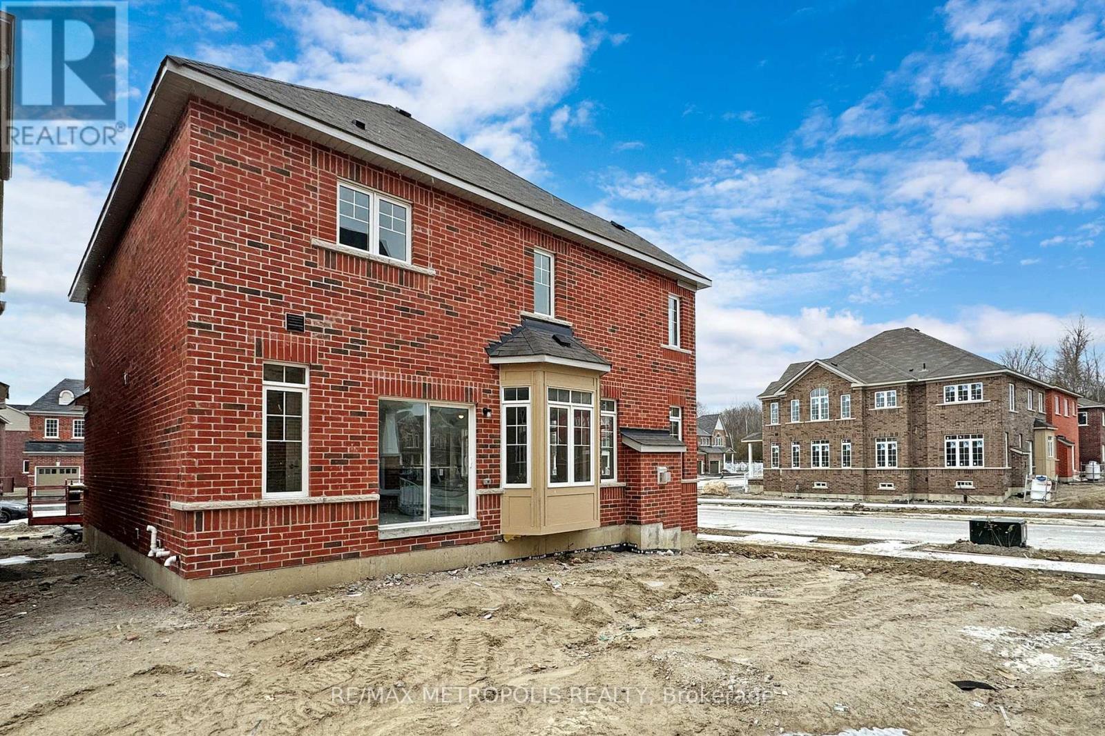 647 FLEETWOOD DRIVE - 50