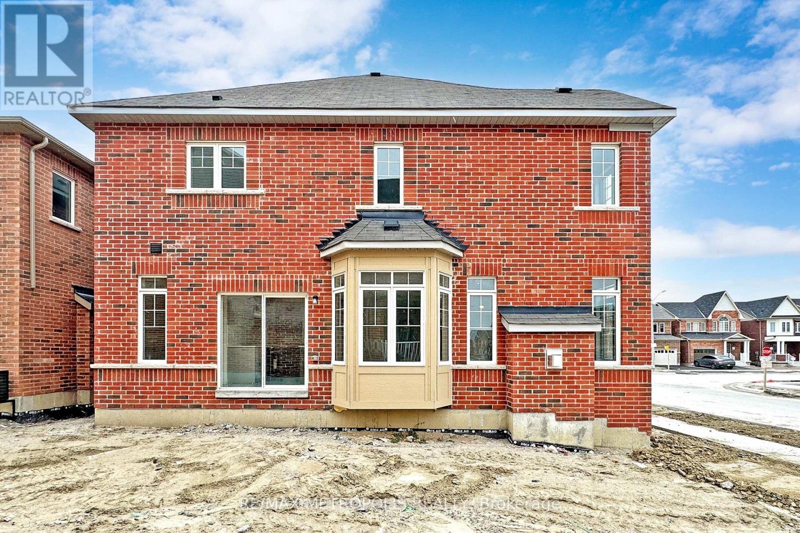 647 FLEETWOOD DRIVE - 48