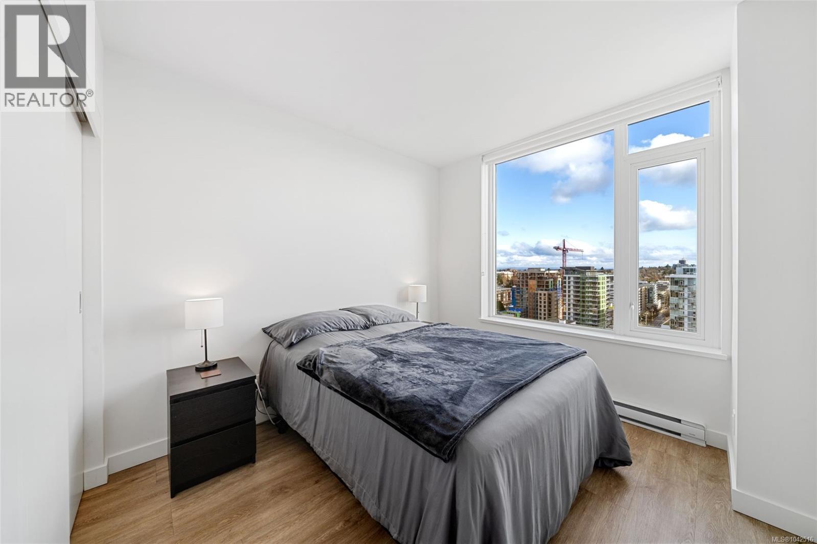 #2002 845 Johnson St - 13