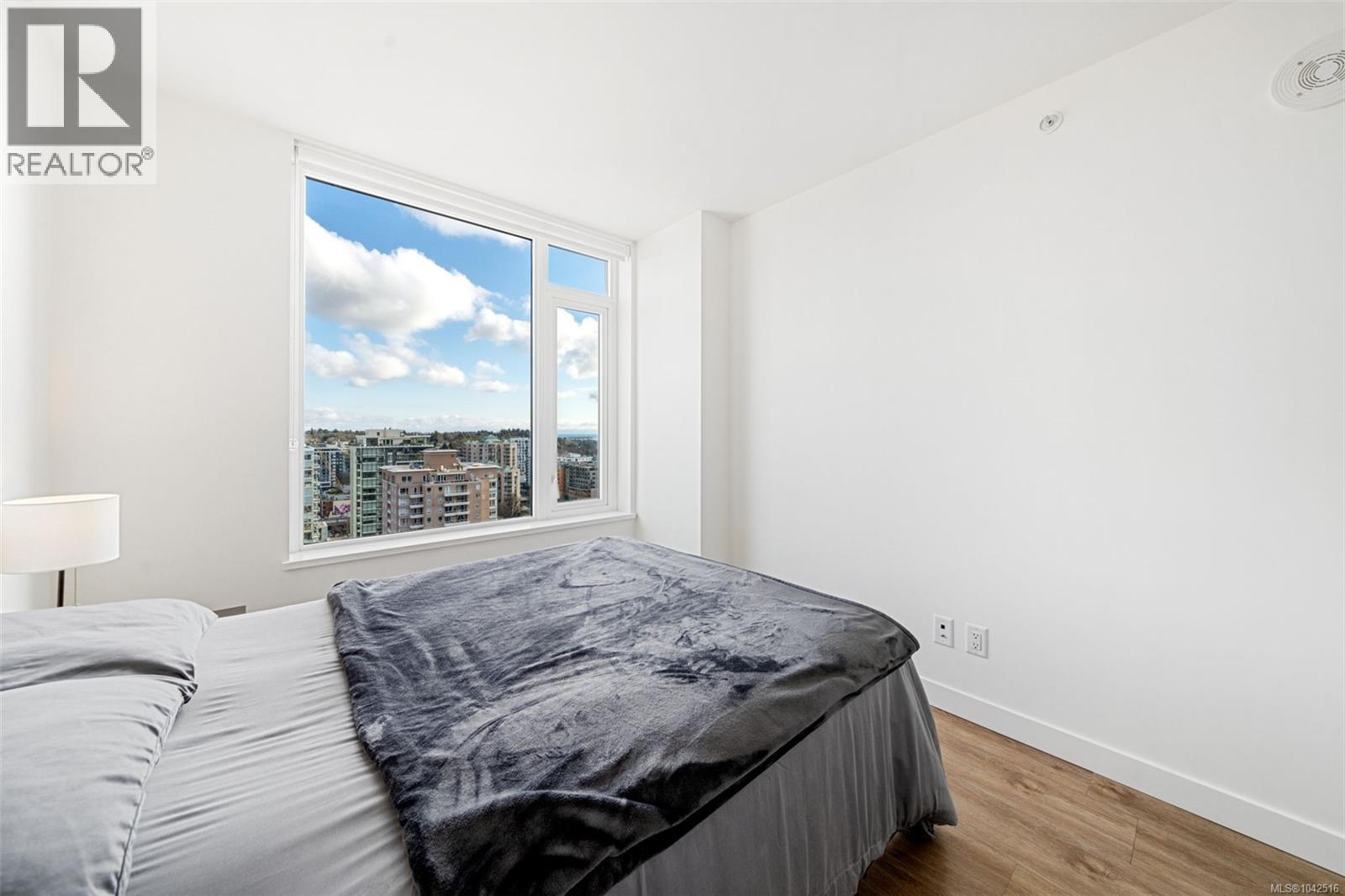 #2002 845 Johnson St - 14