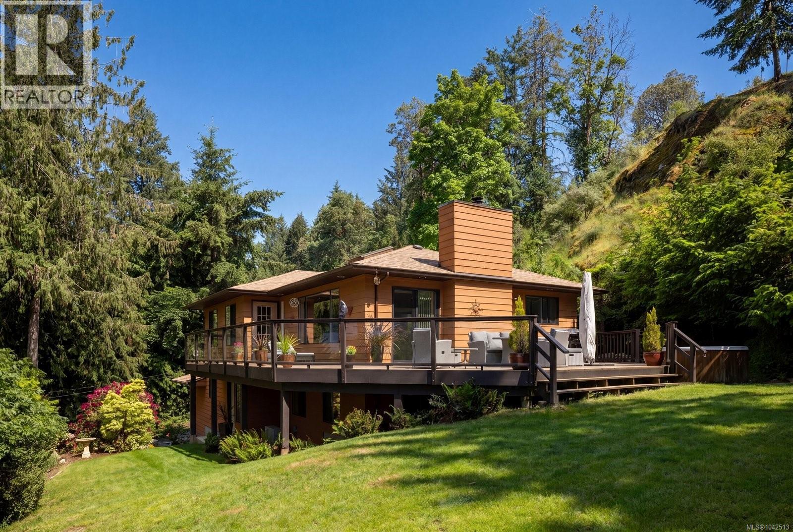 7084 Willis Point Rd - 1