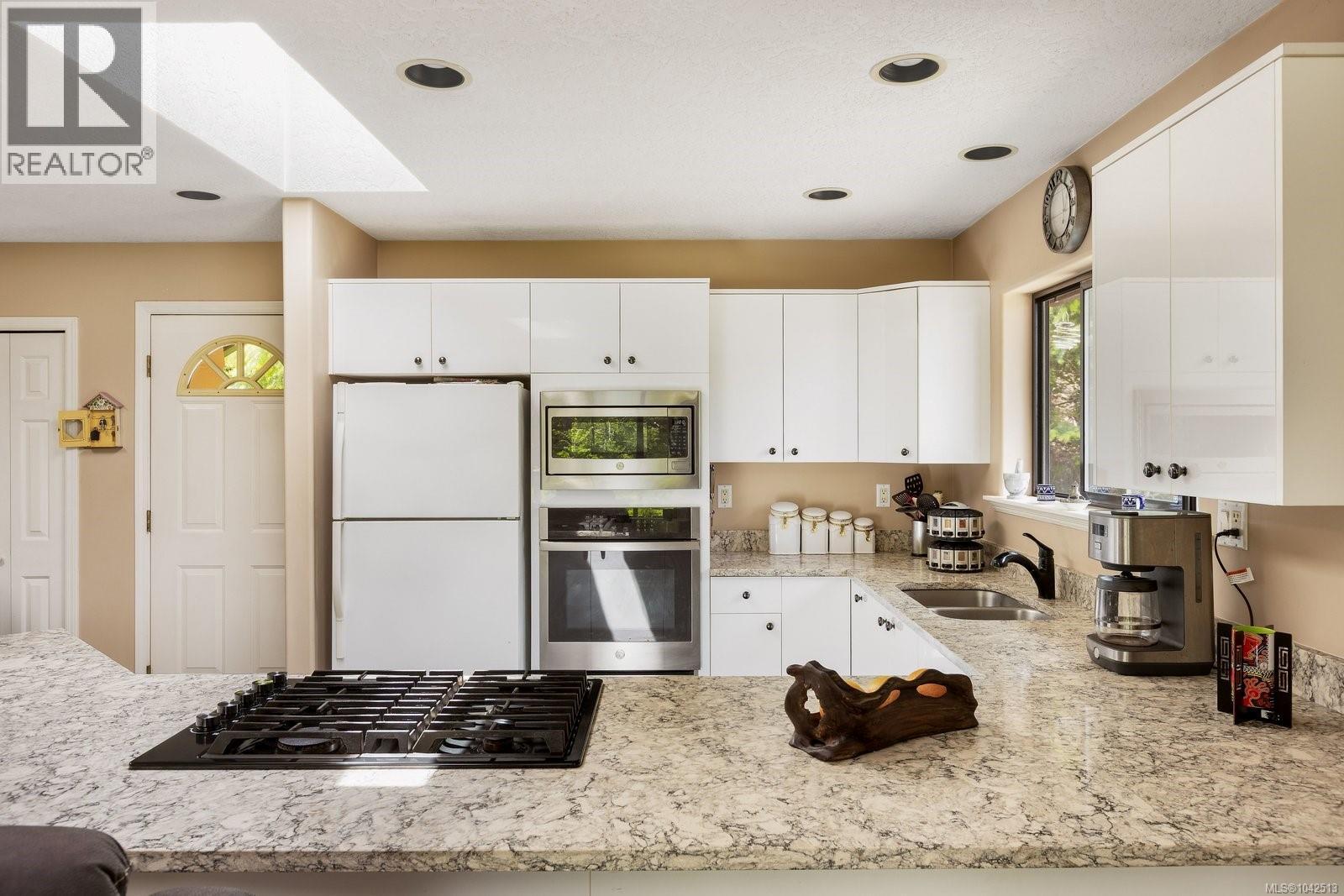 7084 Willis Point Rd - 5