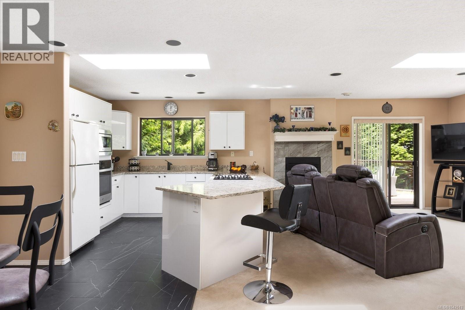 7084 Willis Point Rd - 9
