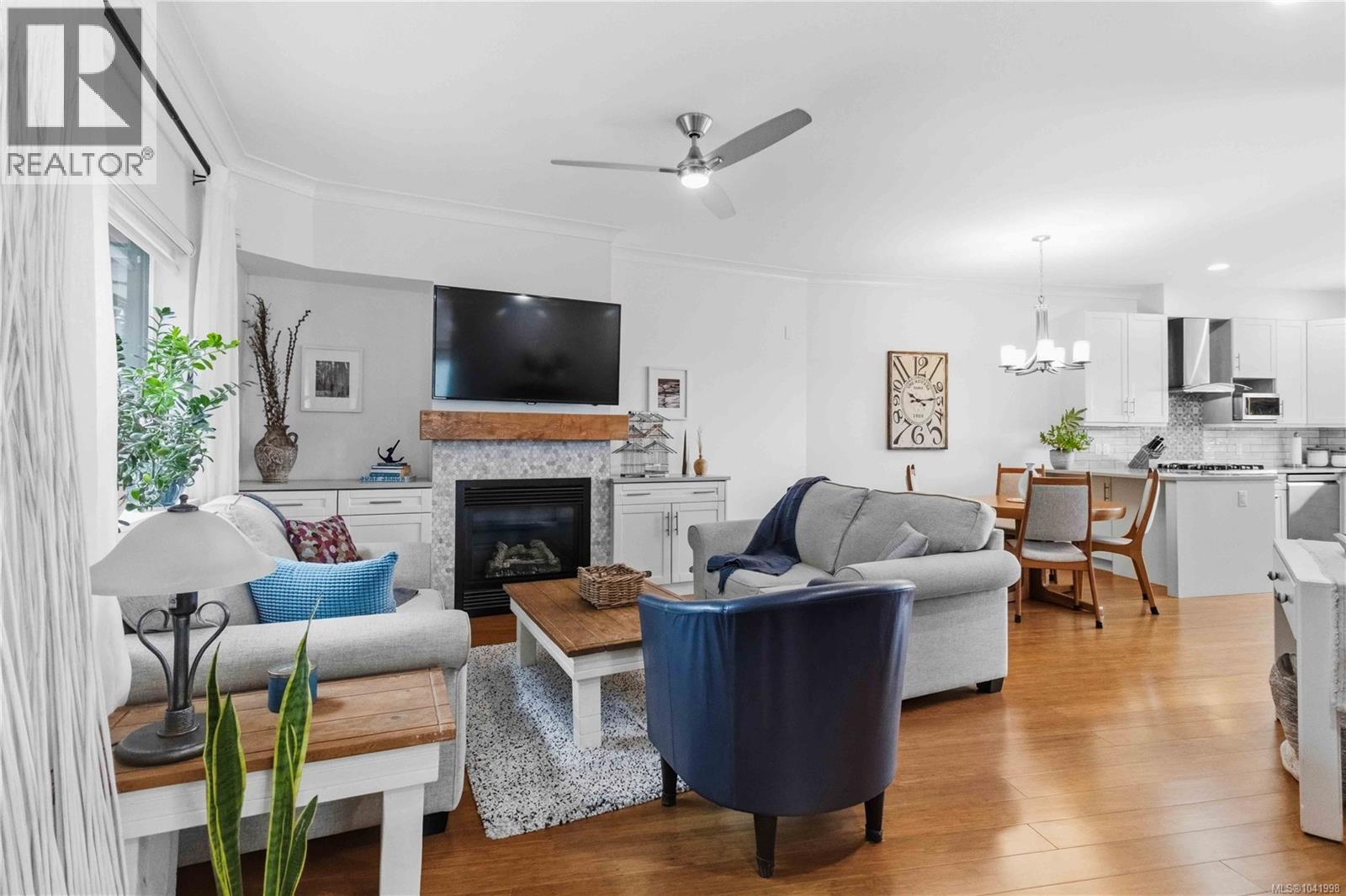 #5 2321 Island View Rd - 3