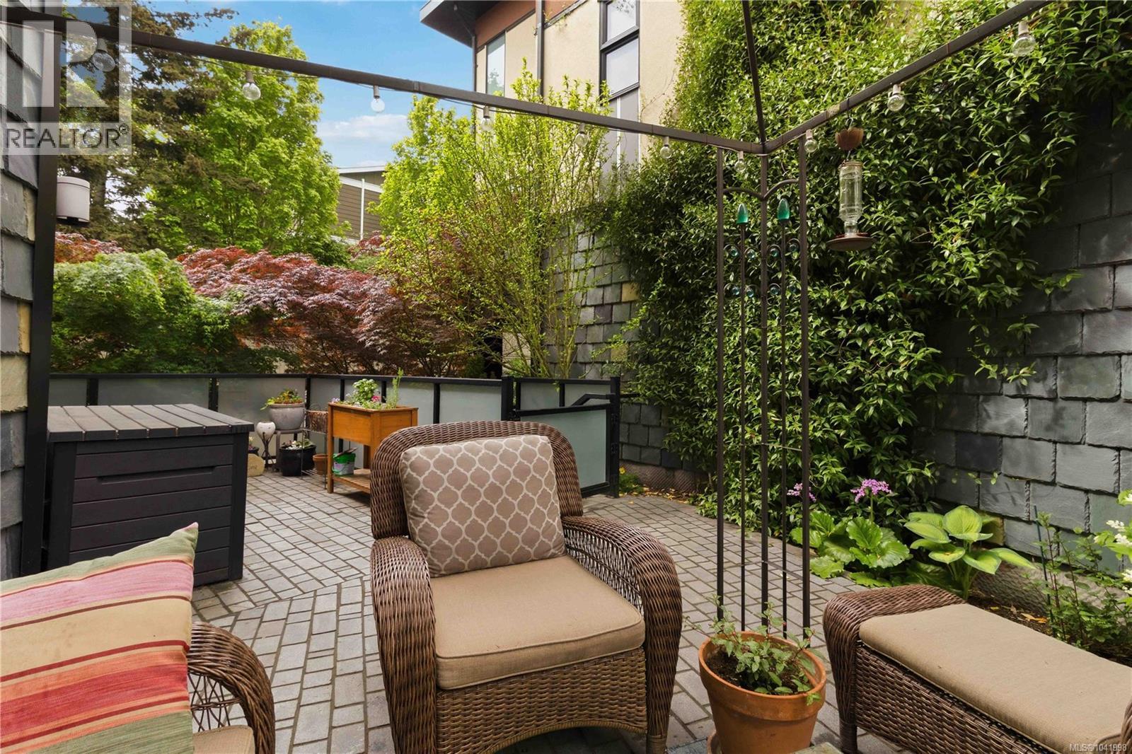 #5 2321 Island View Rd - 35
