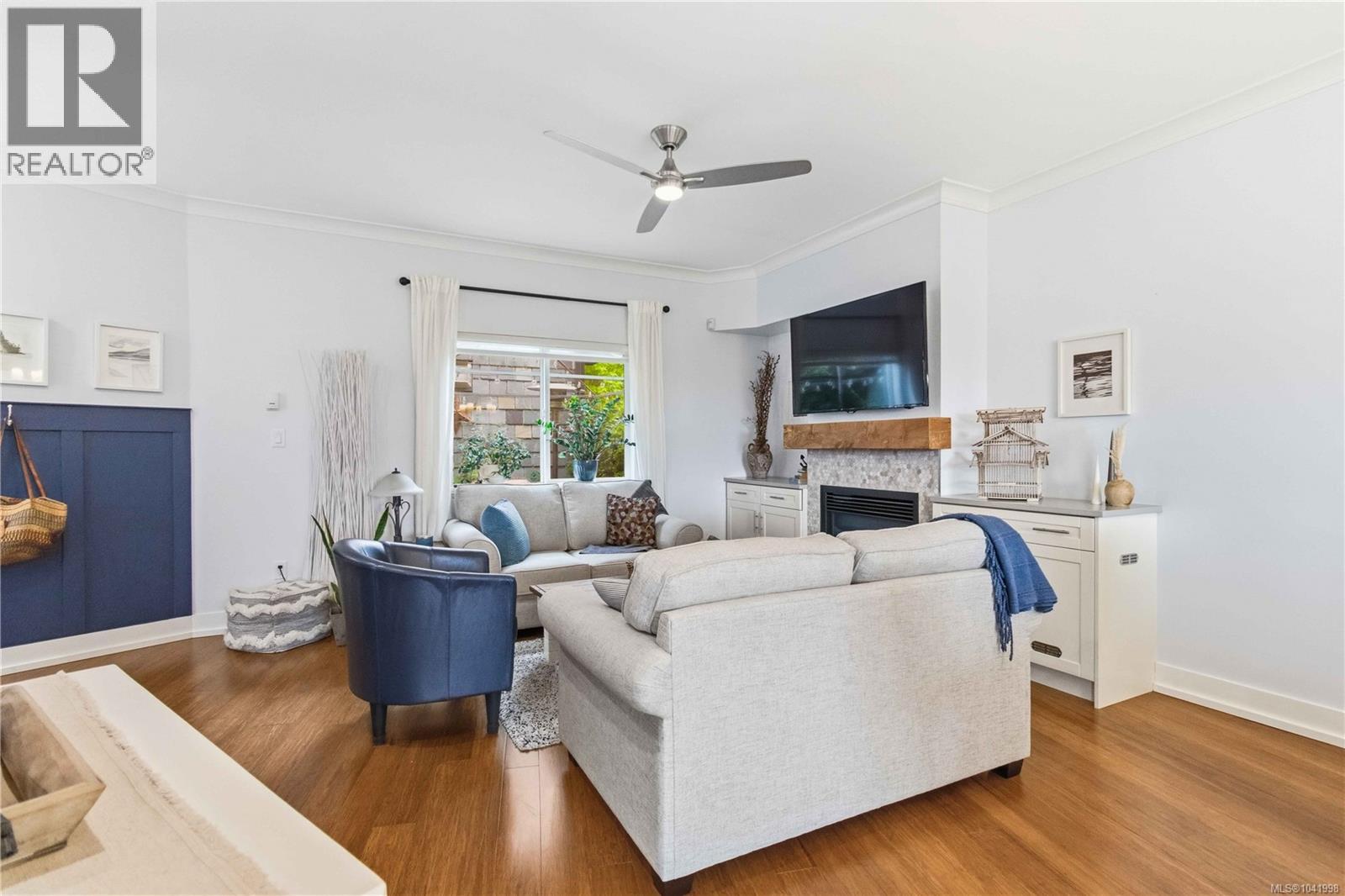 #5 2321 Island View Rd - 5
