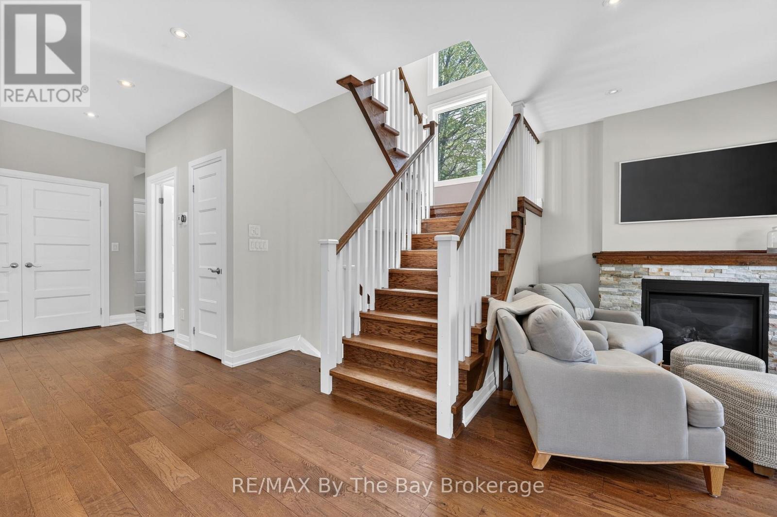 17 ELIZABETH AVENUE - 12