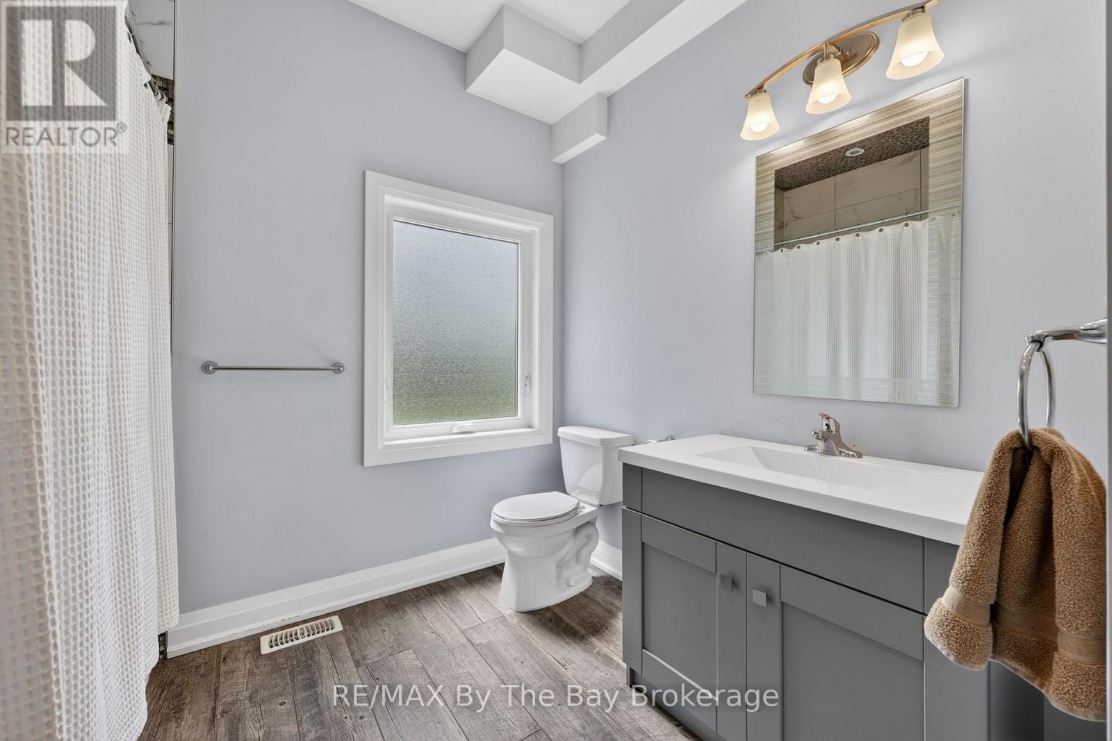 17 ELIZABETH AVENUE - 15
