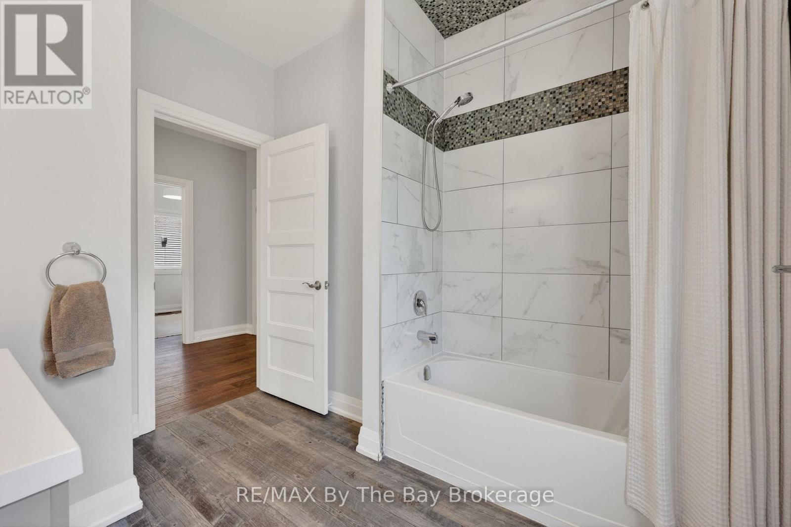 17 ELIZABETH AVENUE - 16