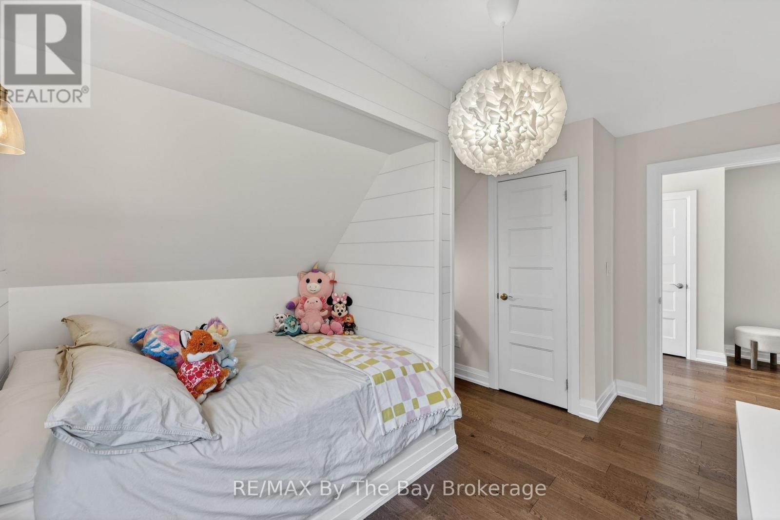 17 ELIZABETH AVENUE - 24
