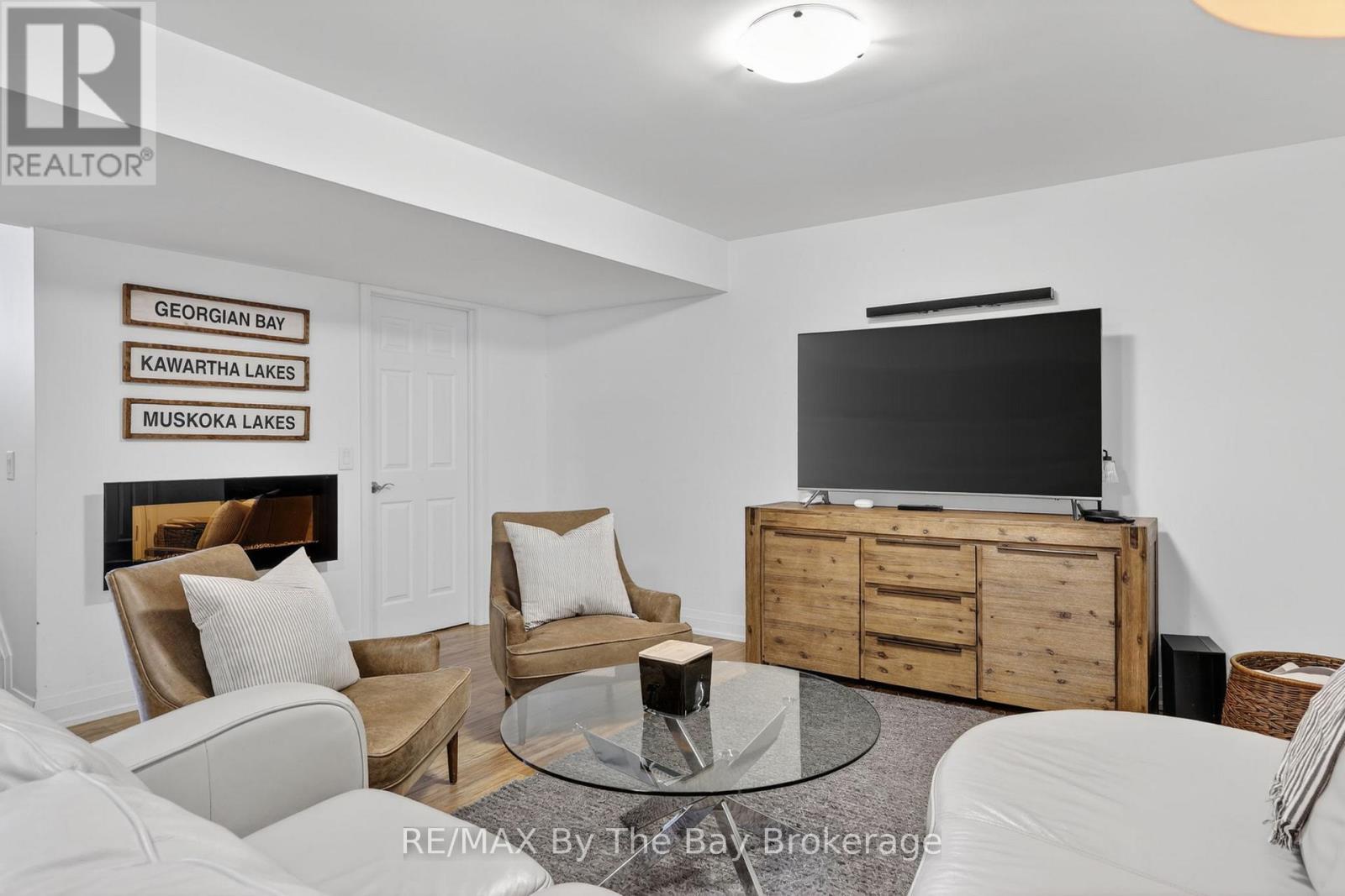 17 ELIZABETH AVENUE - 29