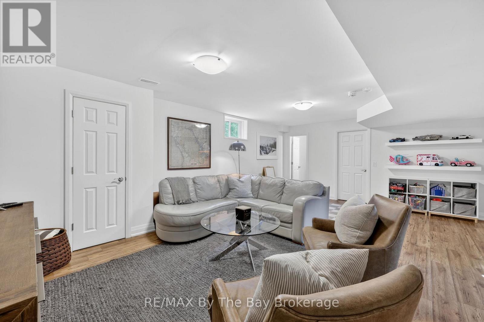 17 ELIZABETH AVENUE - 30