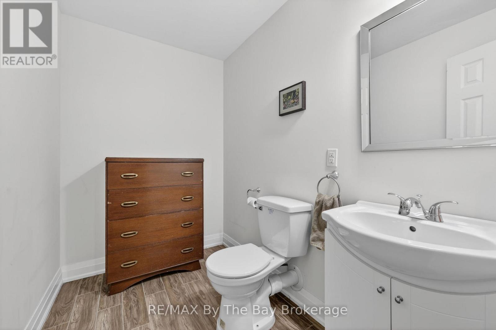 17 ELIZABETH AVENUE - 33