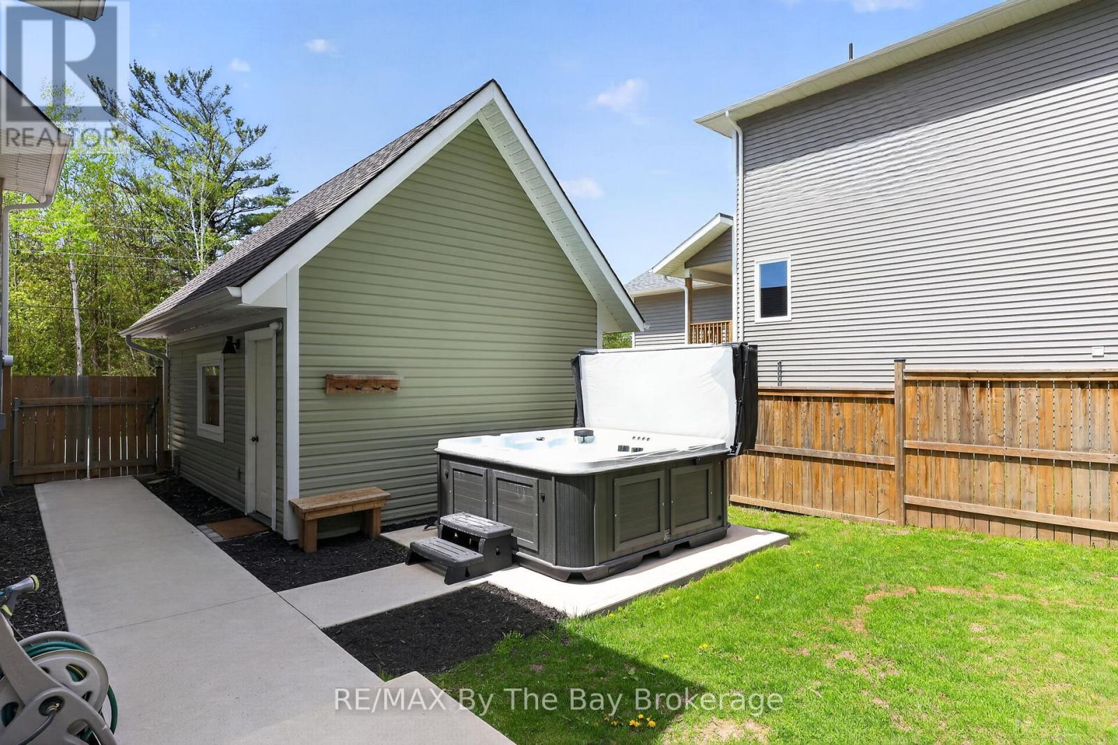 17 ELIZABETH AVENUE - 37