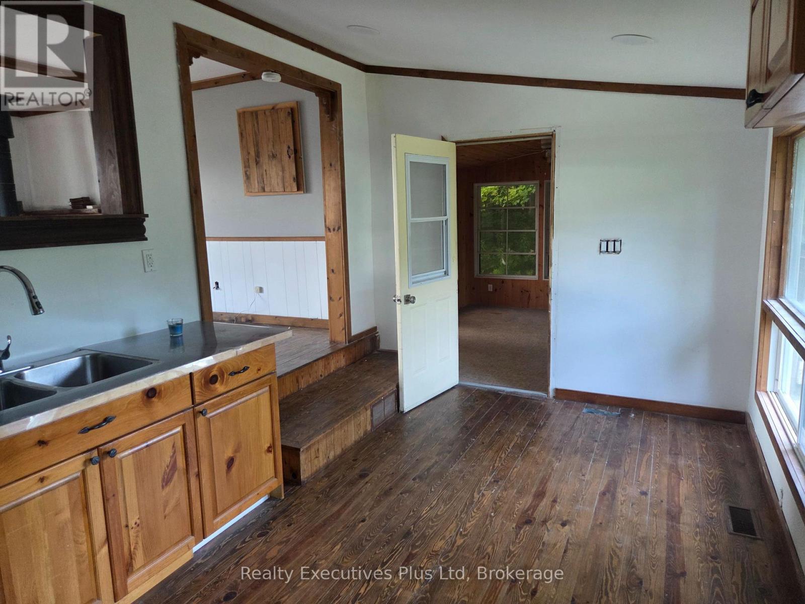 2011 NORTH SHORE ROAD - 10