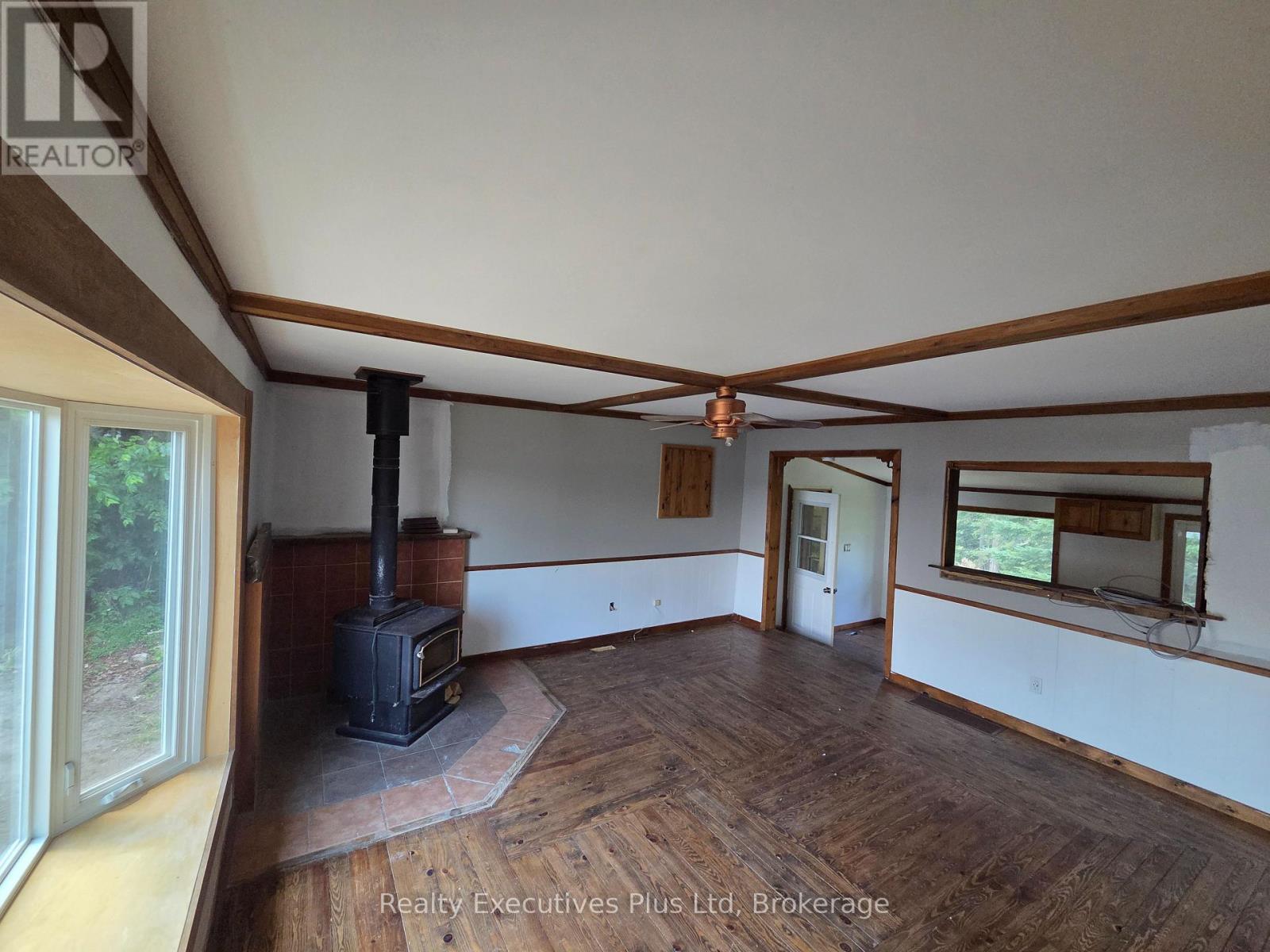 2011 NORTH SHORE ROAD - 12