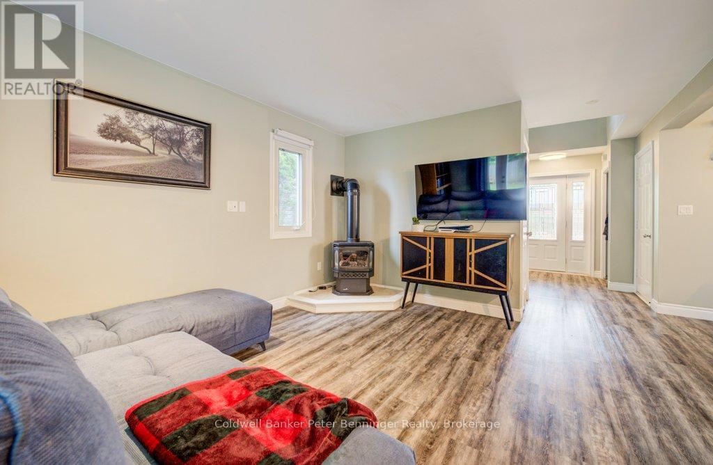644 STEWART DRIVE - 10