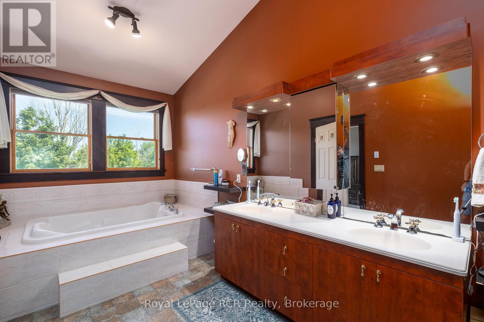 616894 GREY ROAD 29 - 26
