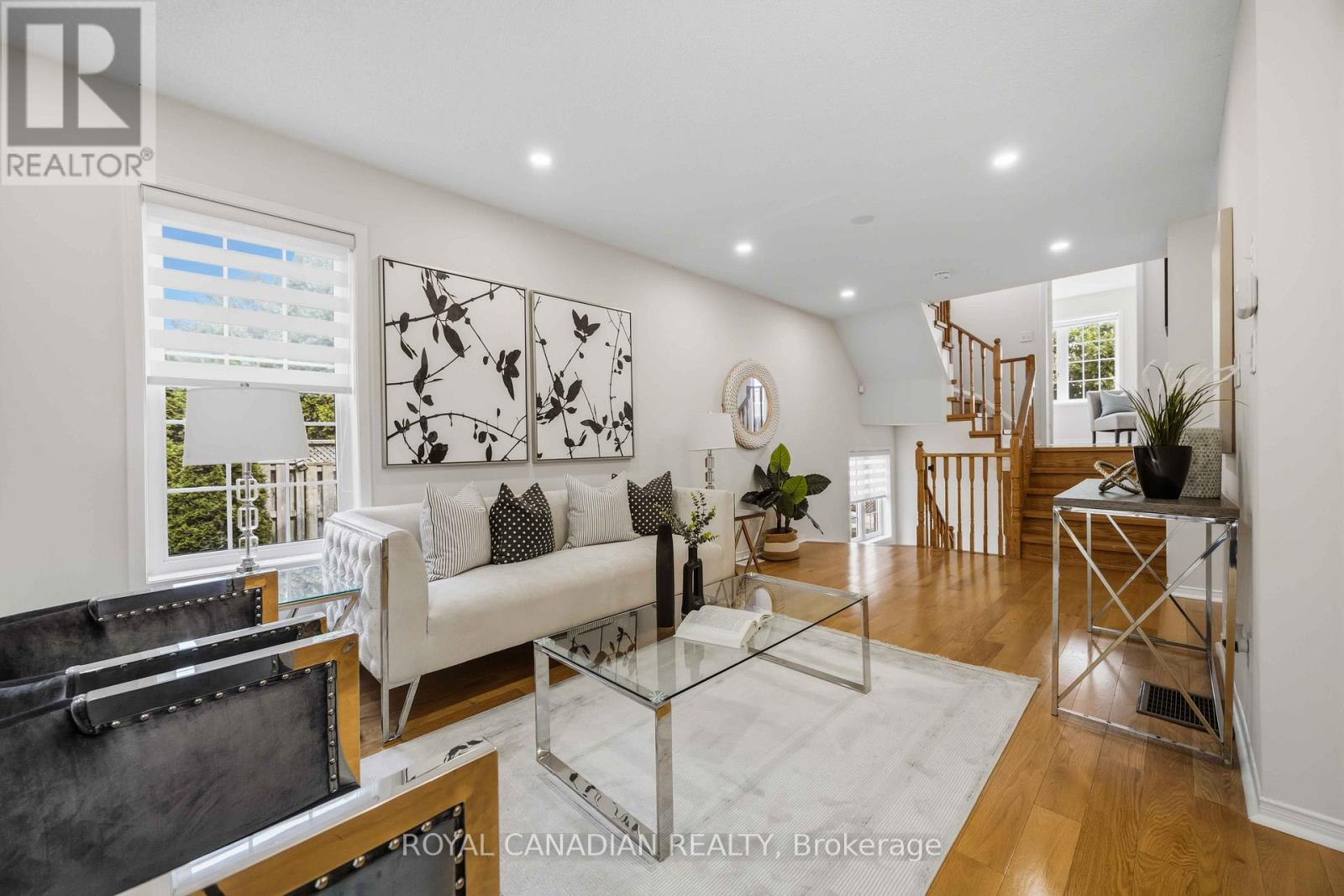 137 STOKELY CRESCENT - 13