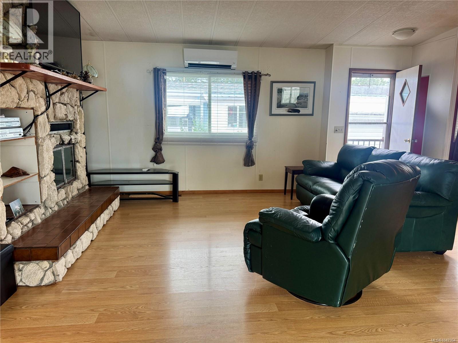 #34 1240 Wilkinson Rd - 3