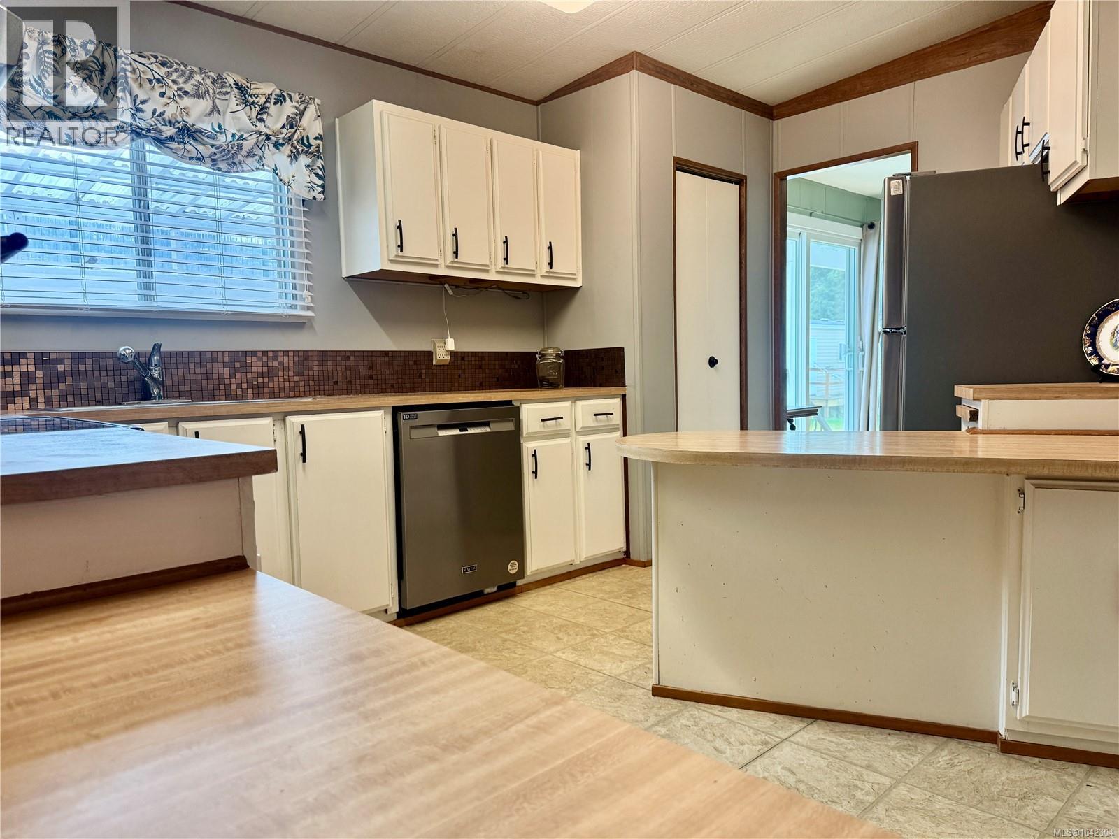 #34 1240 Wilkinson Rd - 7