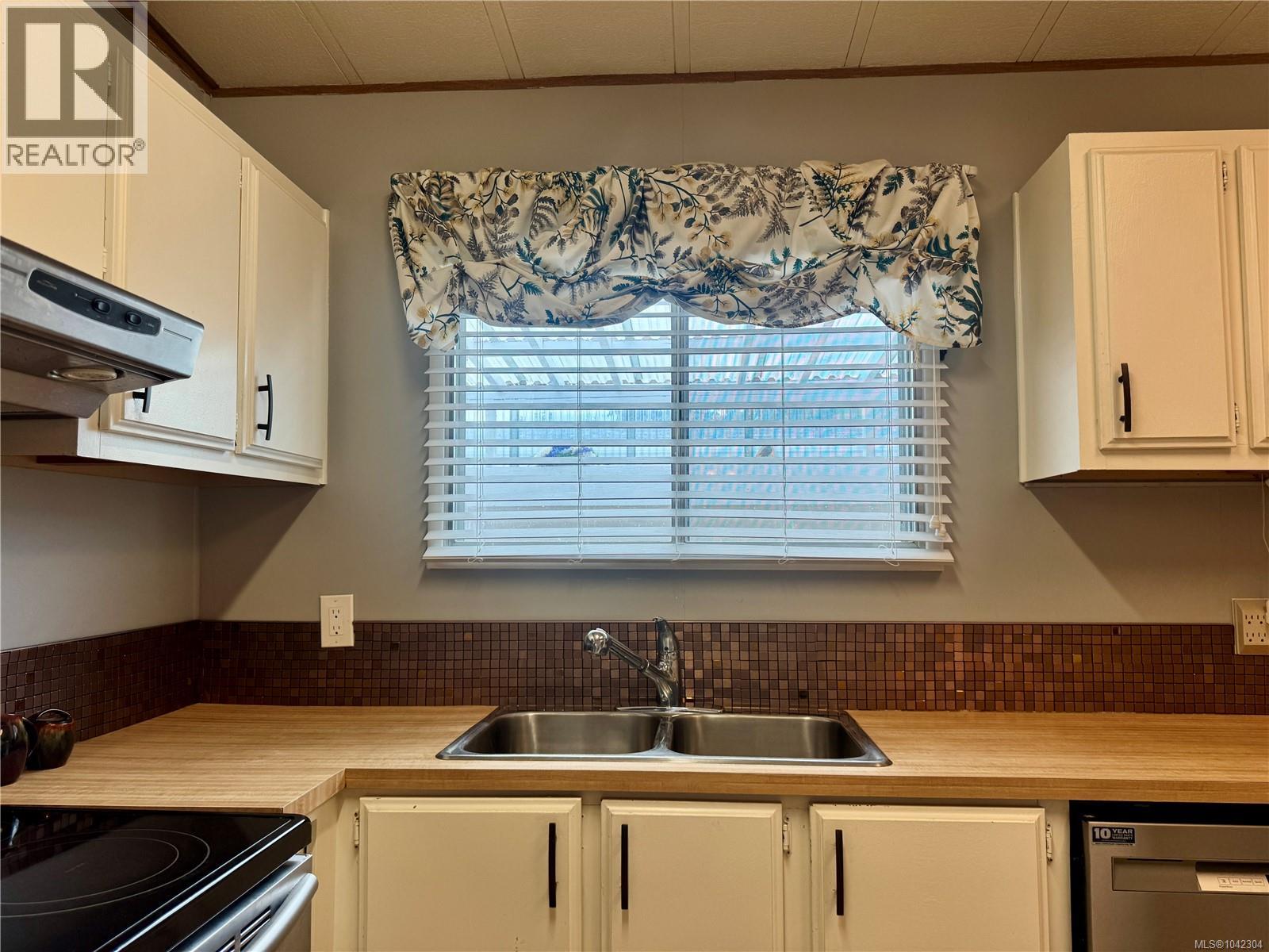 #34 1240 Wilkinson Rd - 18