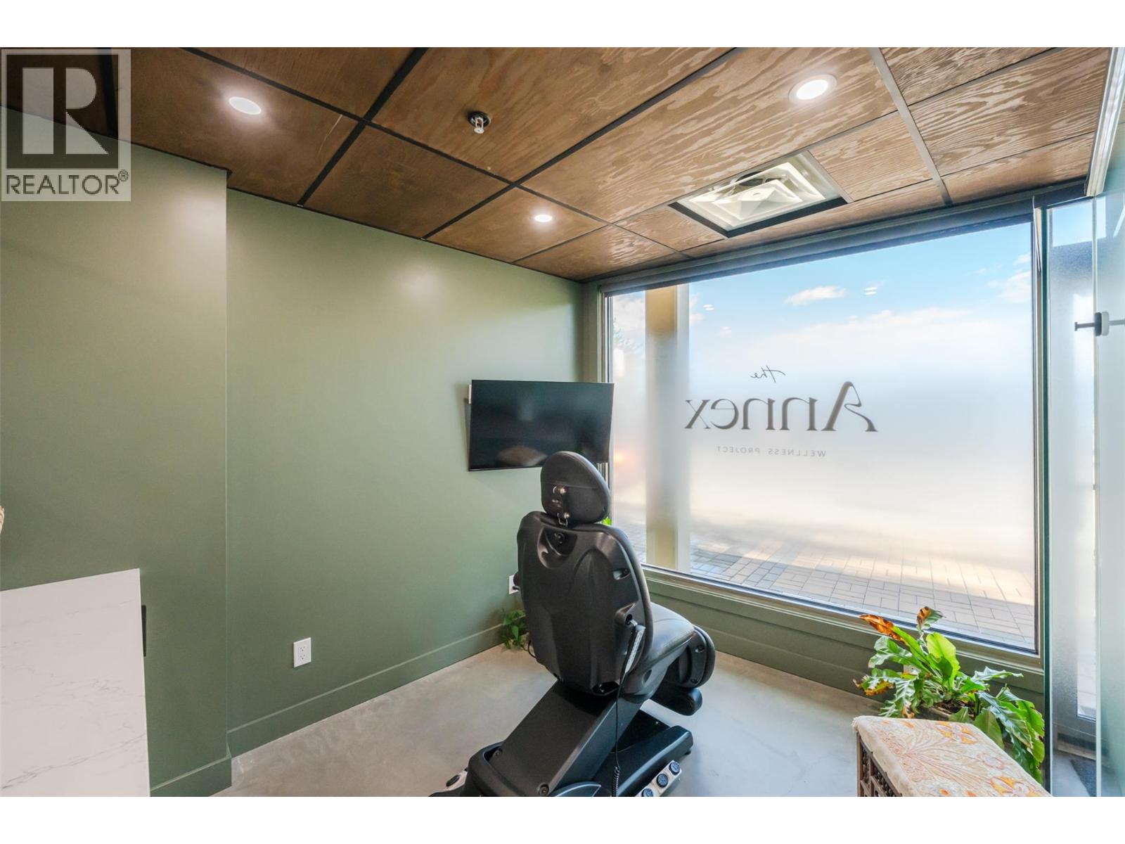 #103 250 MARINA Way - 19