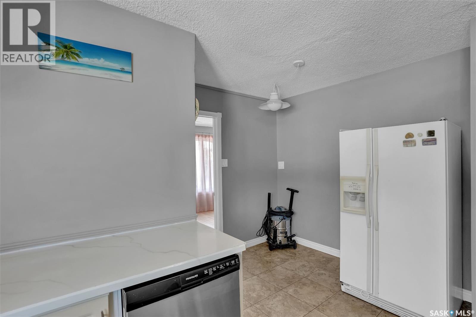 1830 Cowan CRESCENT - 10