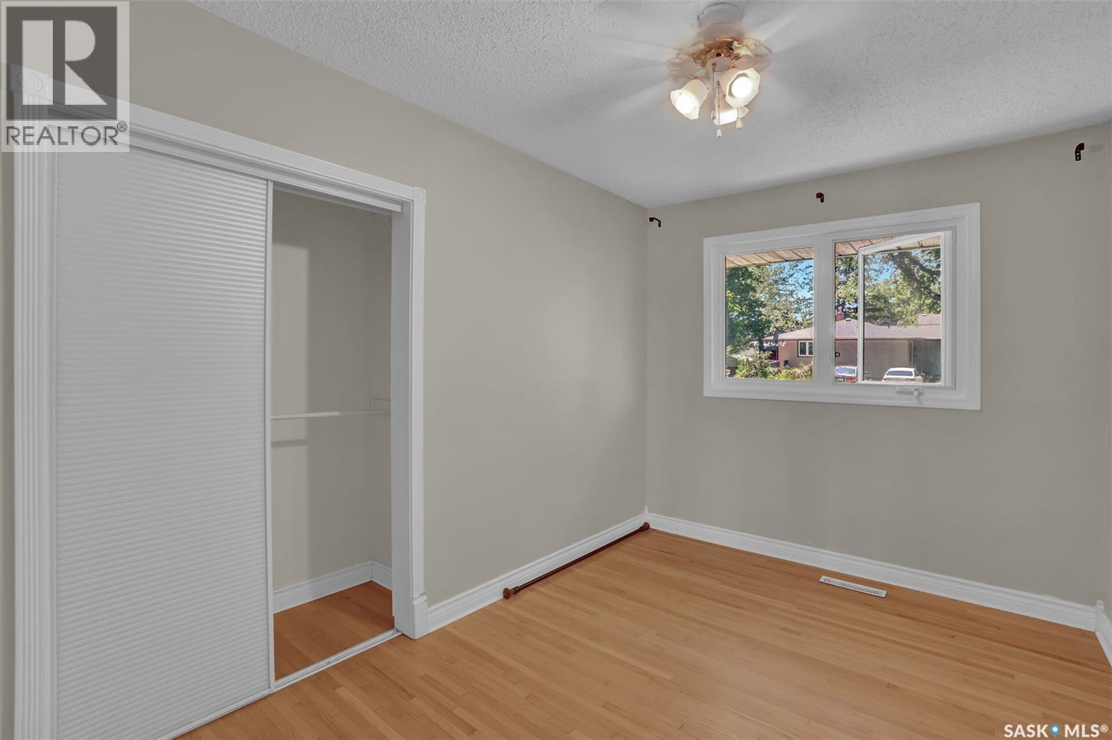 1830 Cowan CRESCENT - 11