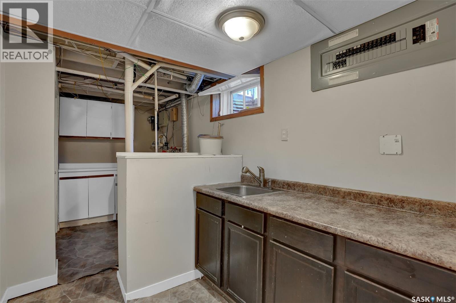 1830 Cowan CRESCENT - 20