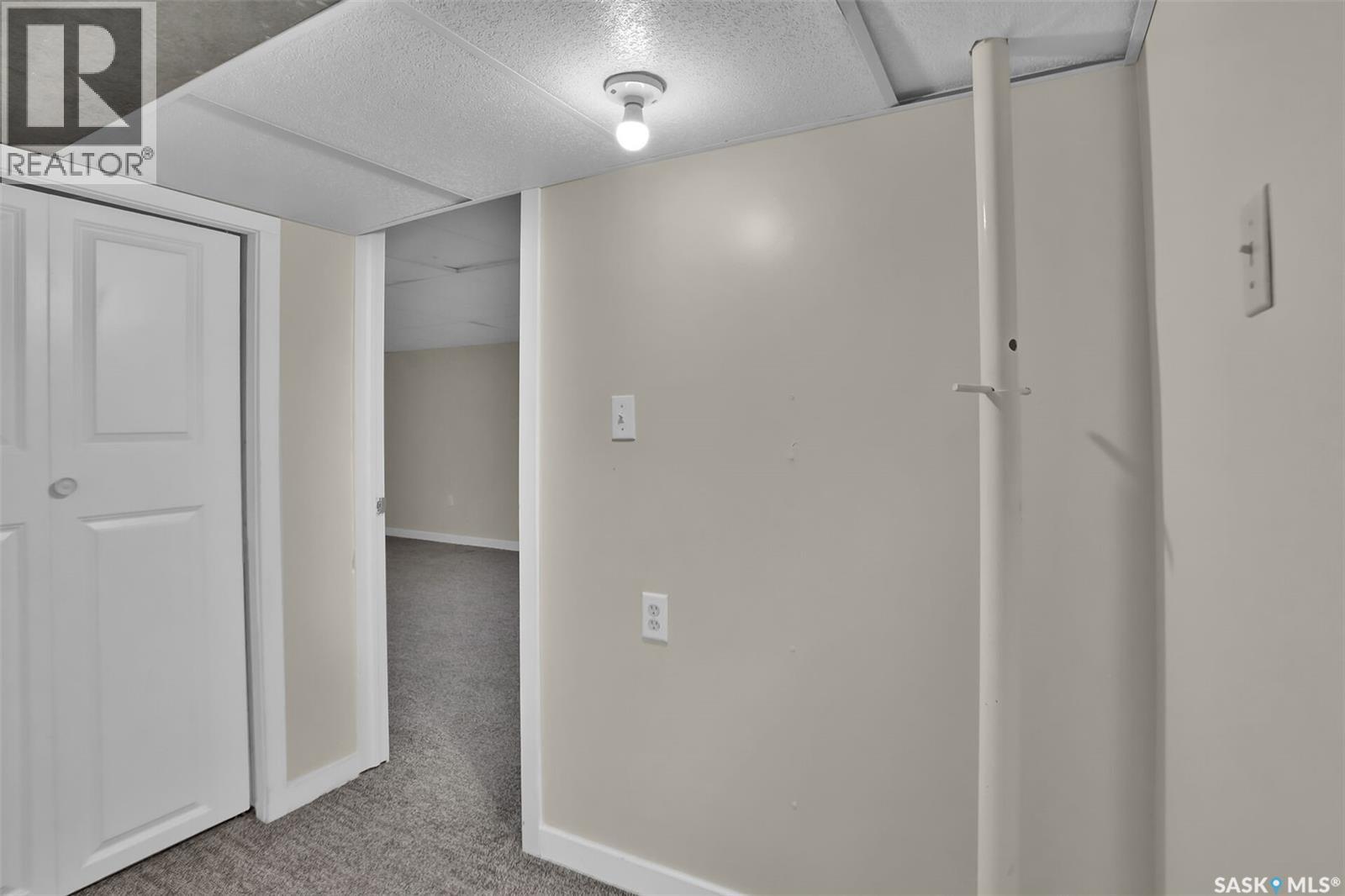 1830 Cowan CRESCENT - 27