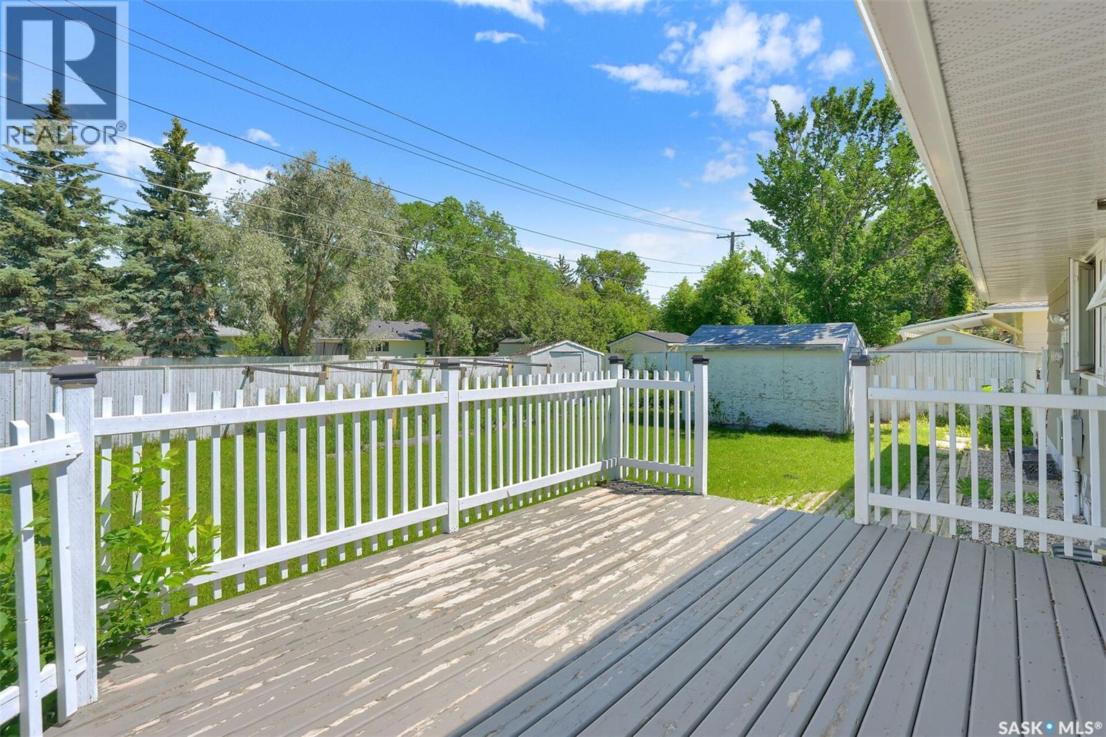 1830 Cowan CRESCENT - 32
