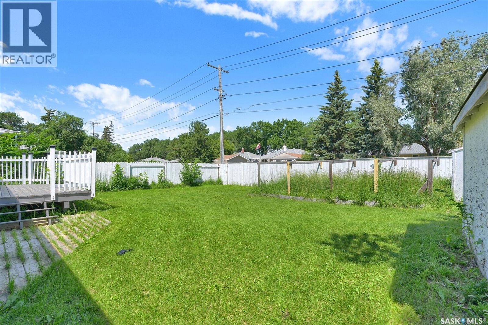 1830 Cowan CRESCENT - 34