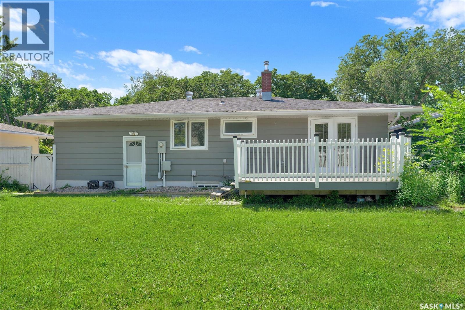 1830 Cowan CRESCENT - 36