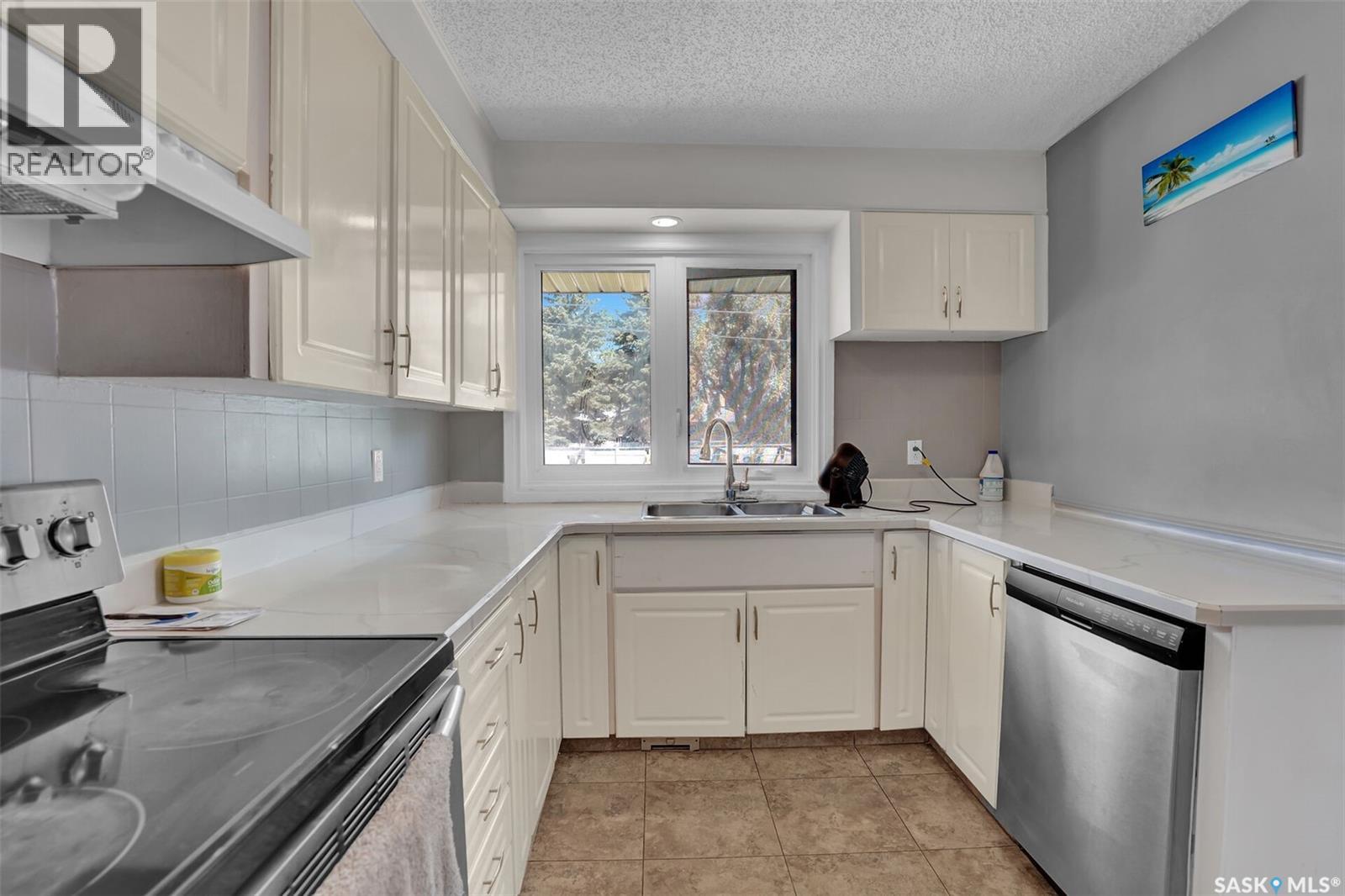 1830 Cowan CRESCENT - 9