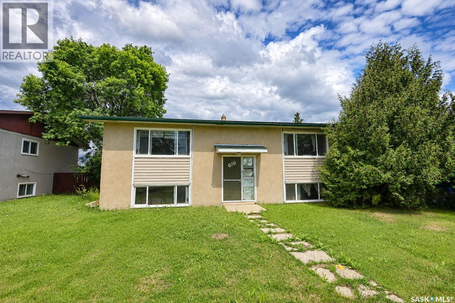 616 28th STREET E - 1