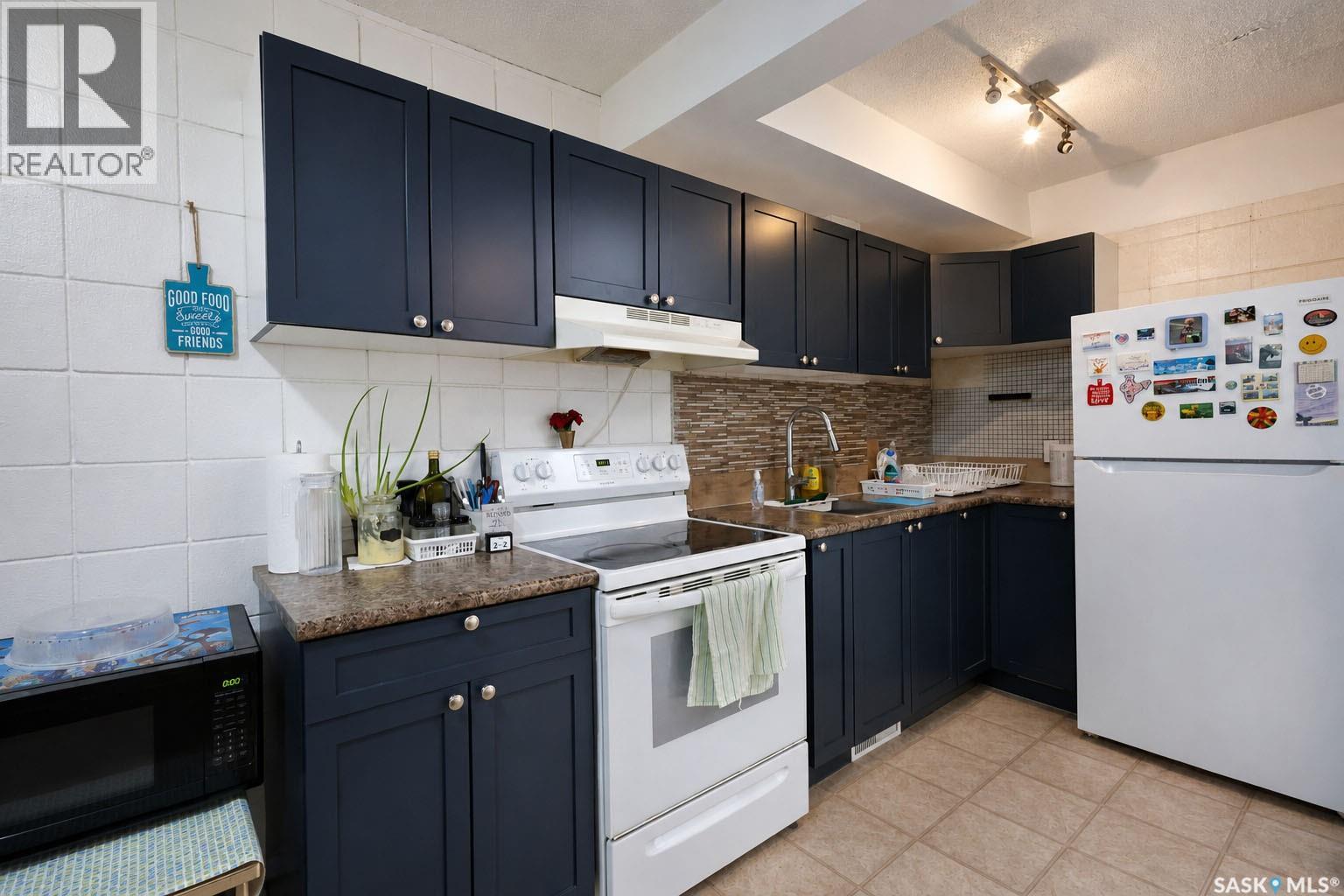 616 28th STREET E - 11