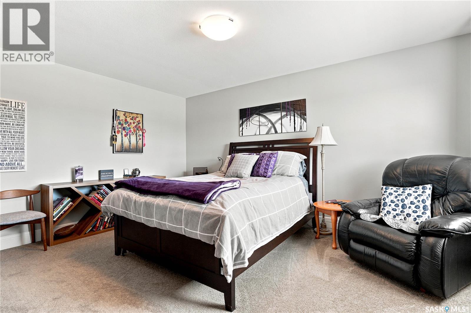 1102 Evergreen BOULEVARD — photo 33