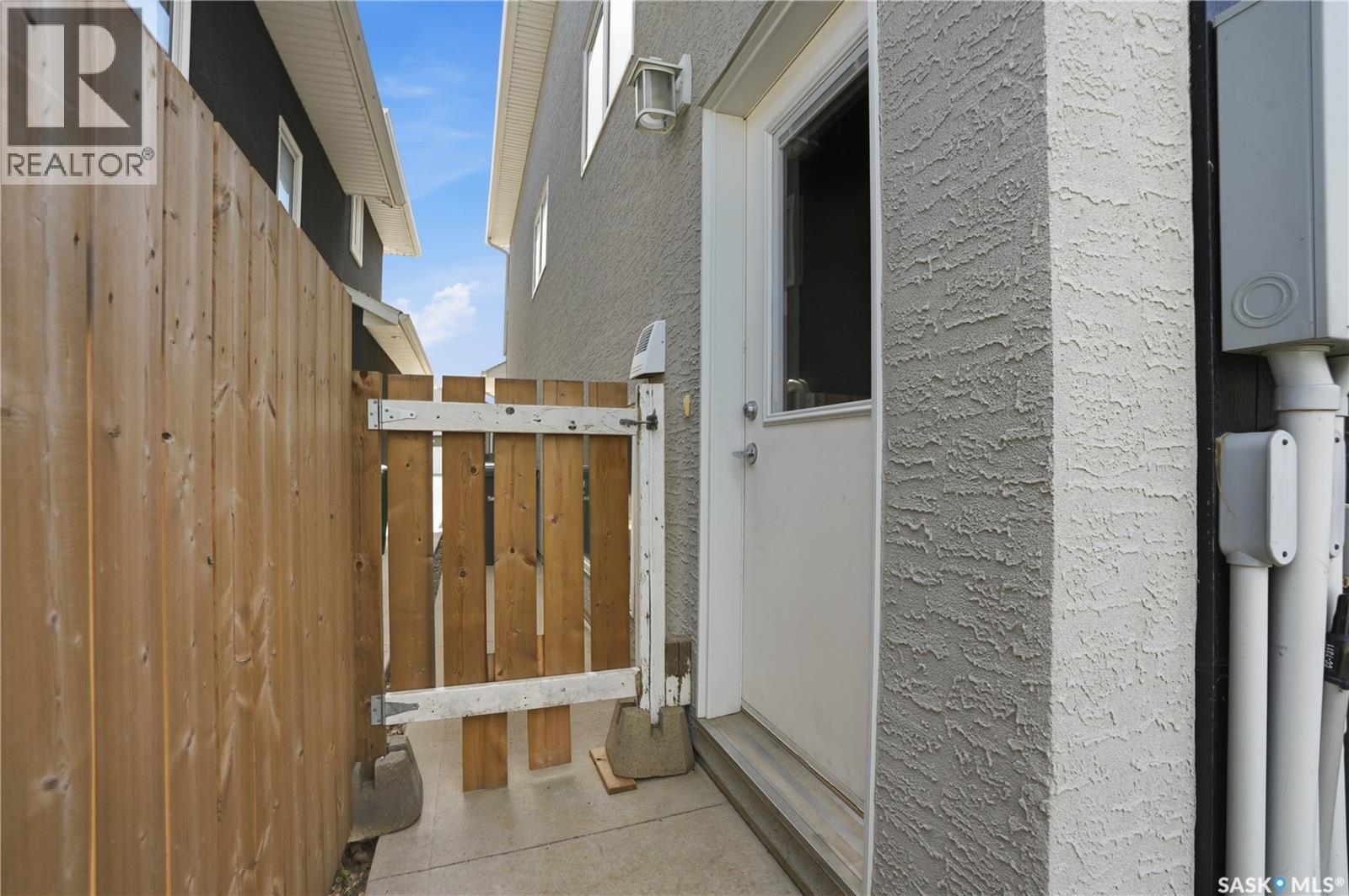 1102 Evergreen BOULEVARD — photo 40