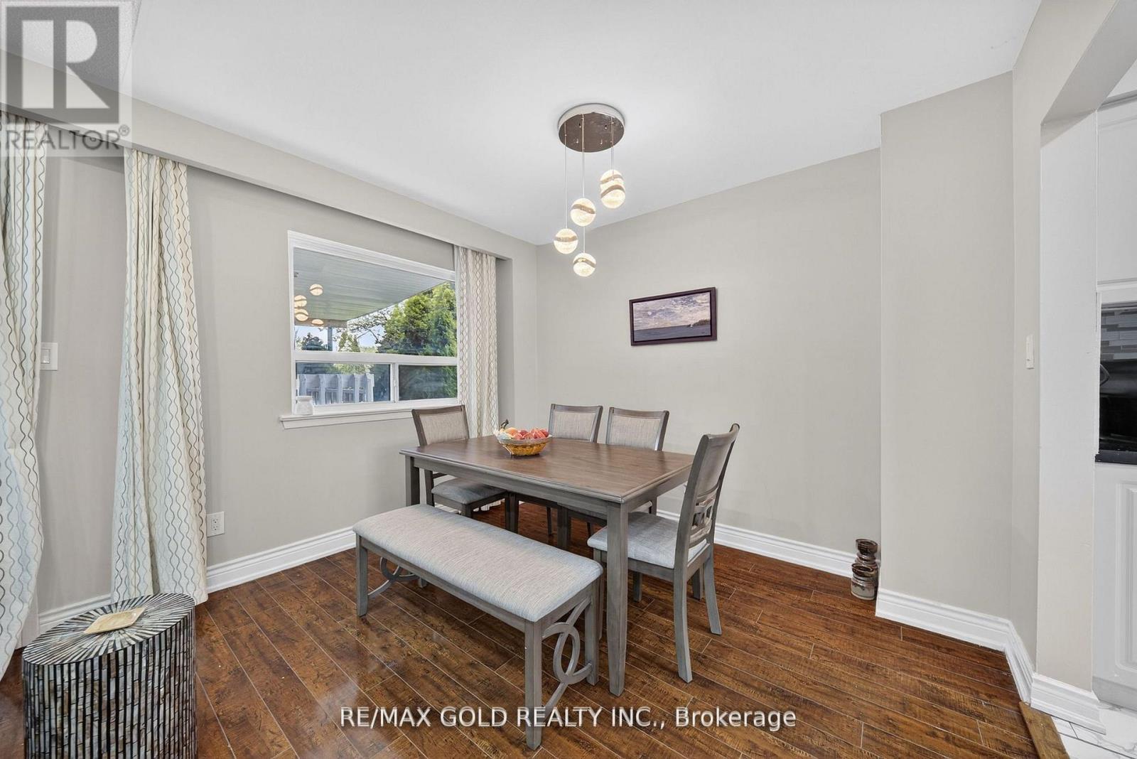 3289 VICTORY CRESCENT - 12