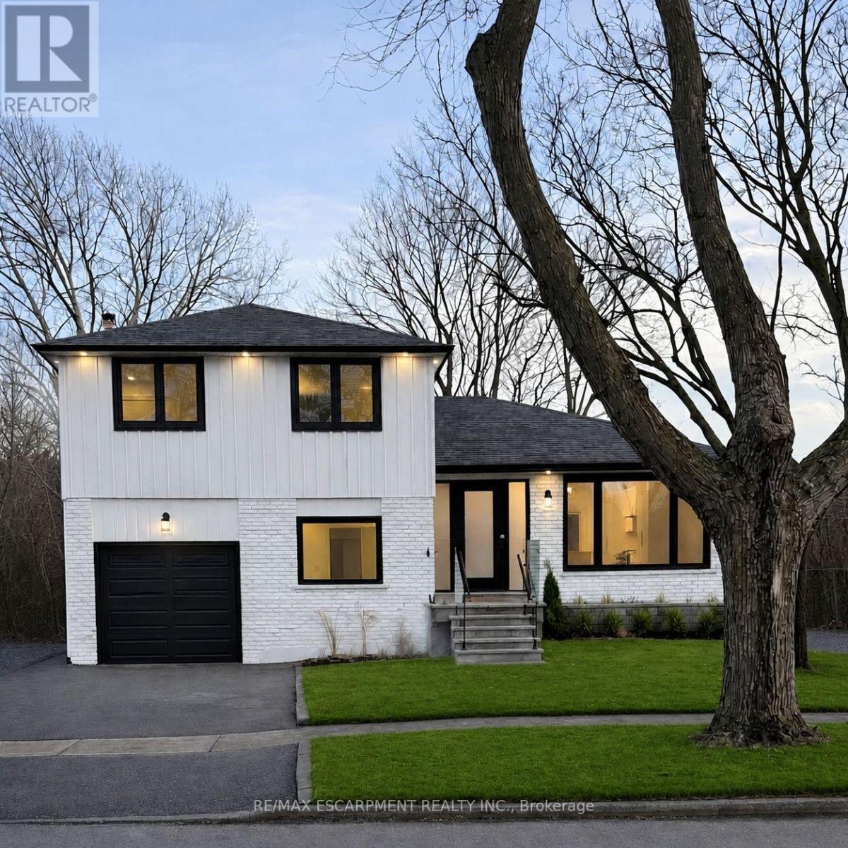 2276 WYANDOTTE DRIVE - 4