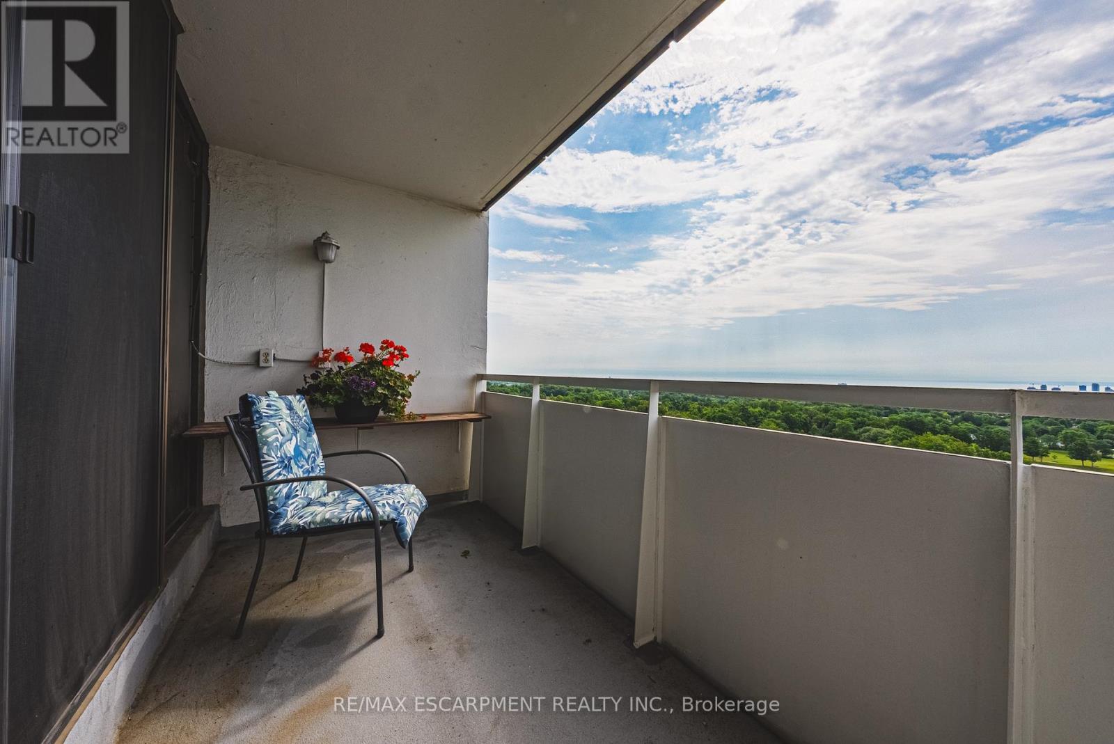 #1504 2055 UPPER MIDDLE ROAD - Image 22