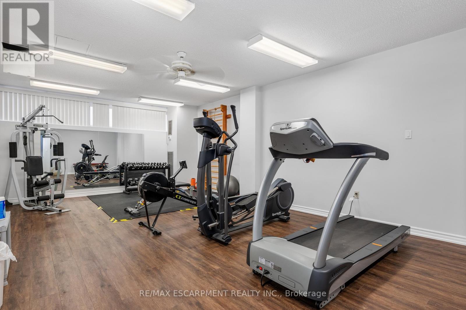 #1504 2055 UPPER MIDDLE ROAD - Image 32