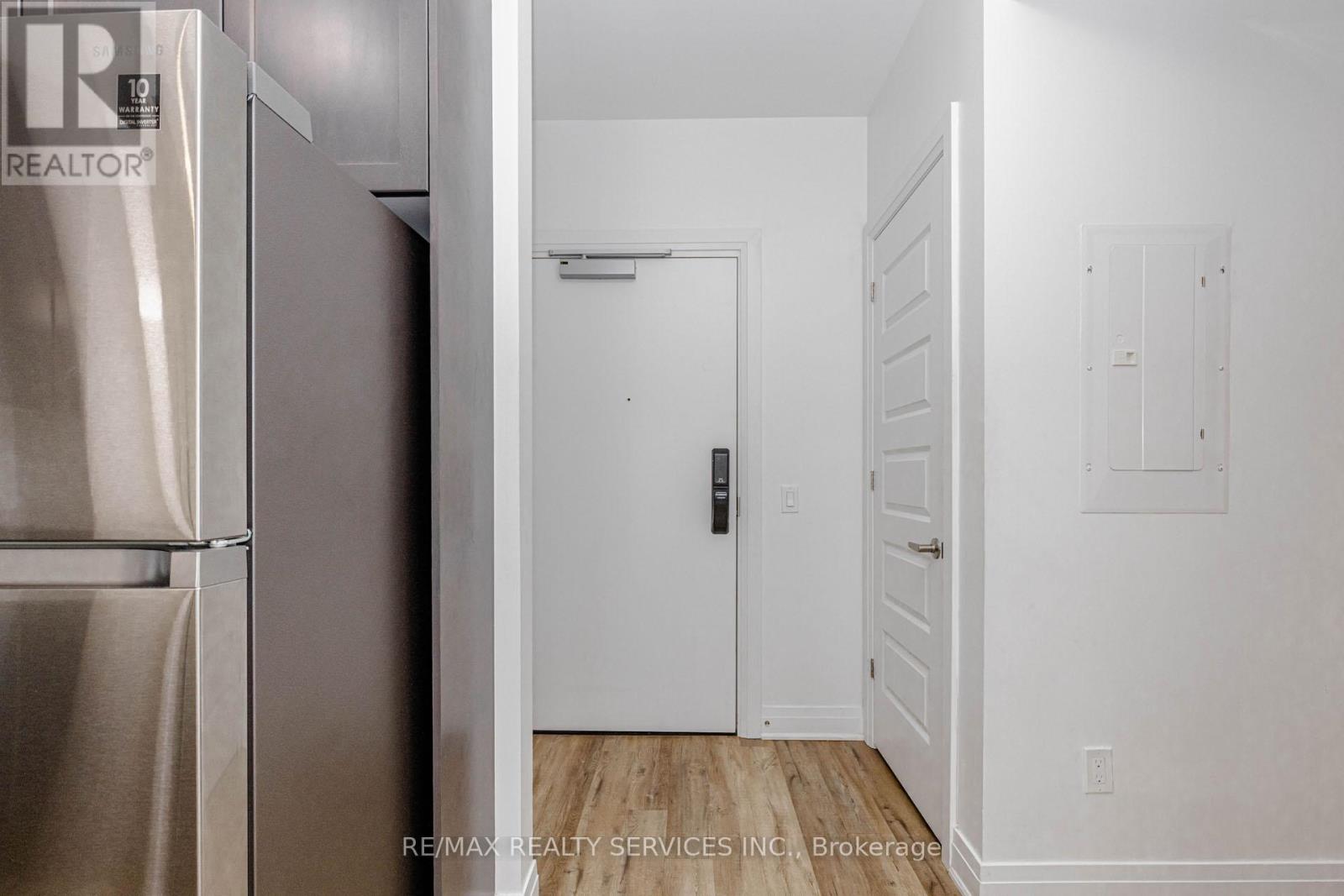 #101 95 DUNDAS STREET W - 15