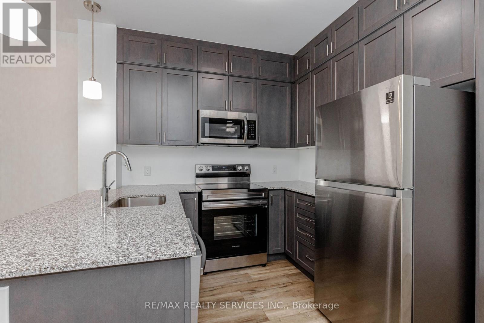 #101 95 DUNDAS STREET W - 17