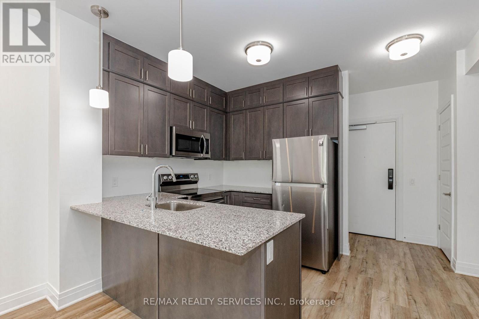 #101 95 DUNDAS STREET W - 19