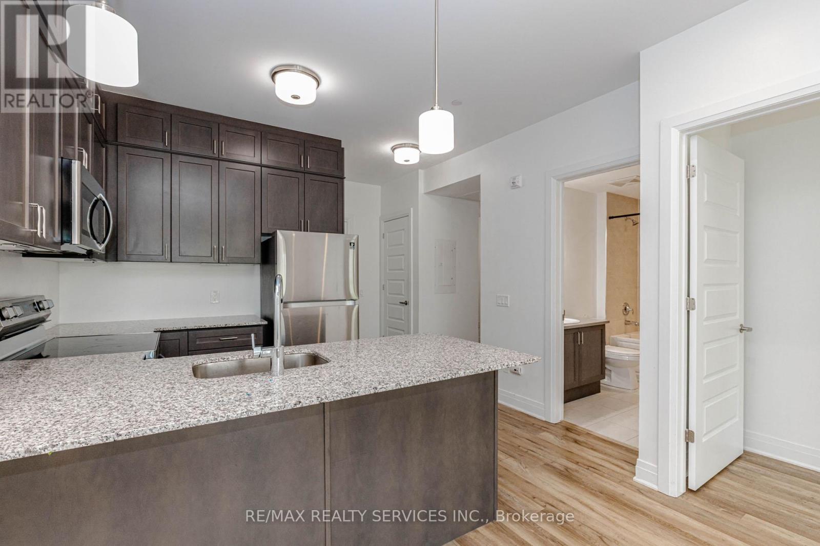 #101 95 DUNDAS STREET W - 20