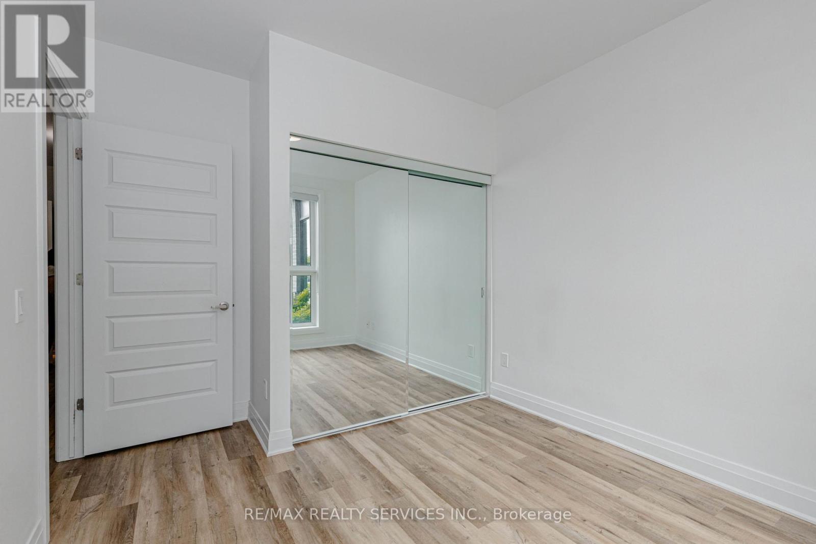 #101 95 DUNDAS STREET W - 23